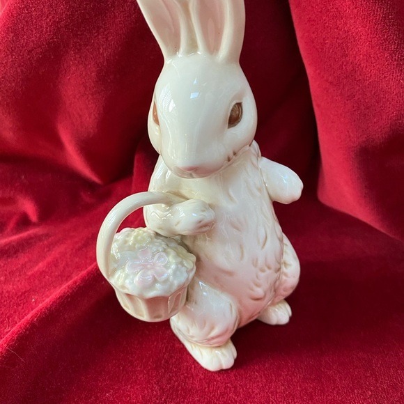 Cutest Easter Rabbit Ceramic - Picture 2 of 7